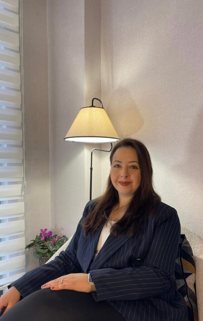 b0005fe2-06b0-4012-9ce2-6c0227add6c2-650x1024 İletişim